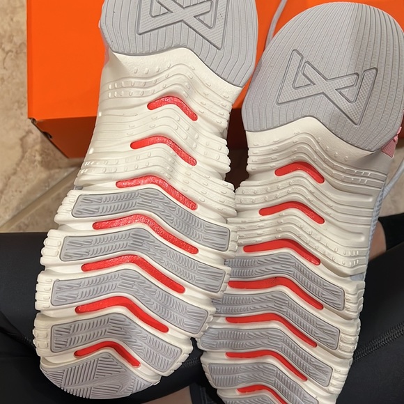 Women’s Nike free met con 3 - Picture 2 of 3